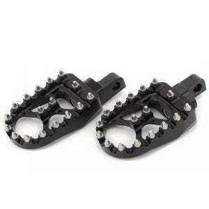 Footpegs driver fits for Harley Davidson Dyna Fat Bob / Street Bob with outside relocation Craftride RB1 black